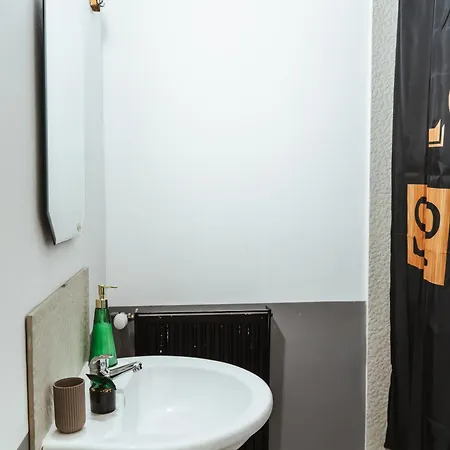 Hotel Casa Rosu